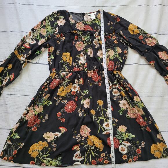 H&M Size 8 Dark Floral Print Long Bell Sleeve Flared Skirt Mini Dress Sheath - Picture 4 of 11